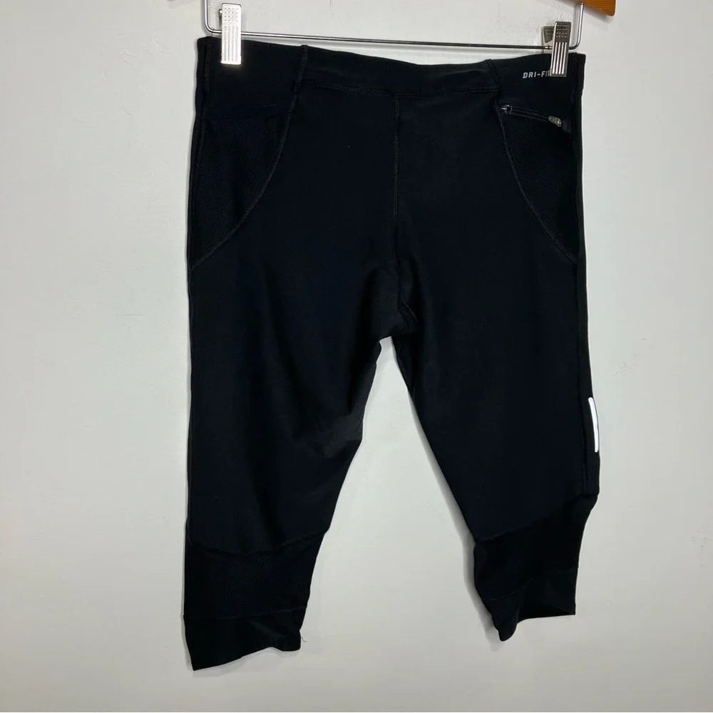 Nike dri-fit running‎ pants below knee black size medium